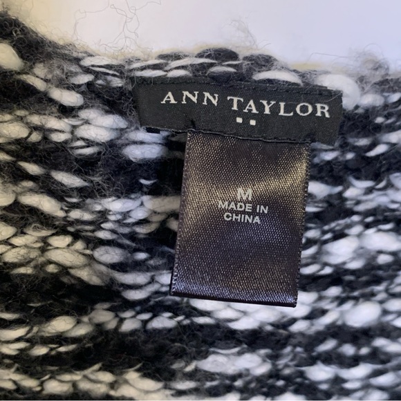 Ann Taylor Black White Knit Wool Sweater Size Medium - Picture 16 of 16